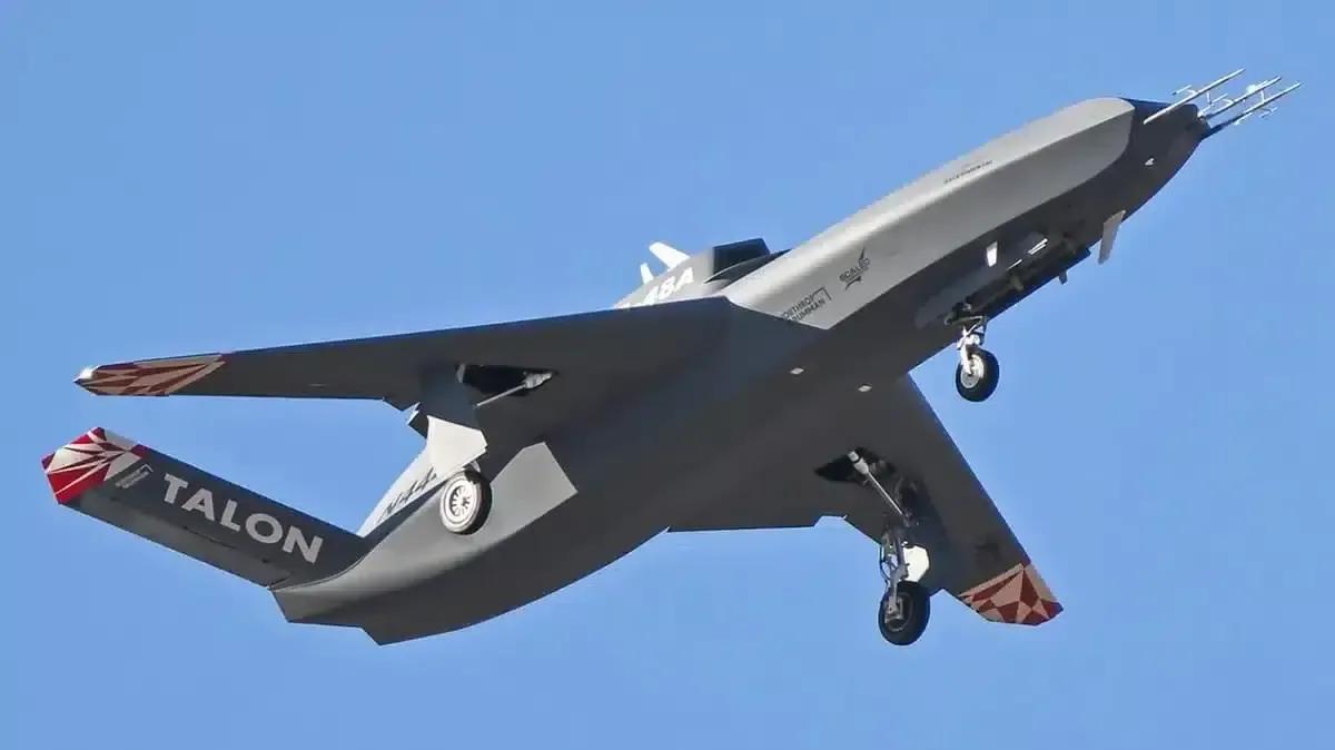 AQShda yangi jangovar dron birinchi marta toʻliq mustaqil parvoz qildi